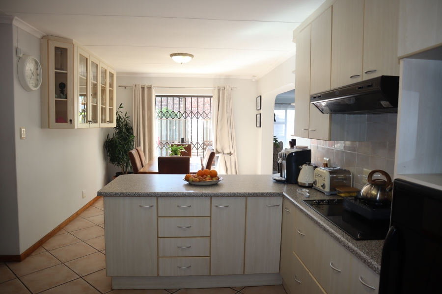 3 Bedroom Property for Sale in Wavecrest Eastern Cape